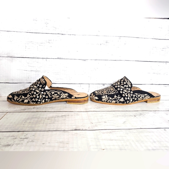 Montana West Black & Ivory Cream Embroidered Rhinestone Mules Flats Shoes - Picture 8 of 16